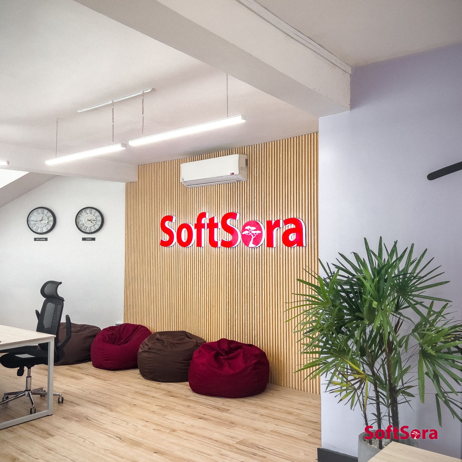 SOFTSORA HQ, OPENING DAY · 4
